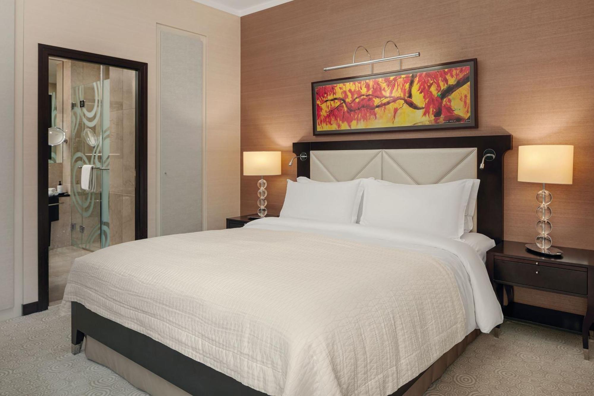 Grand Hotel River Park, A Luxury Collection Hotel, Bratislava Ngoại thất bức ảnh A bedroom at the Hilton London Heathrow