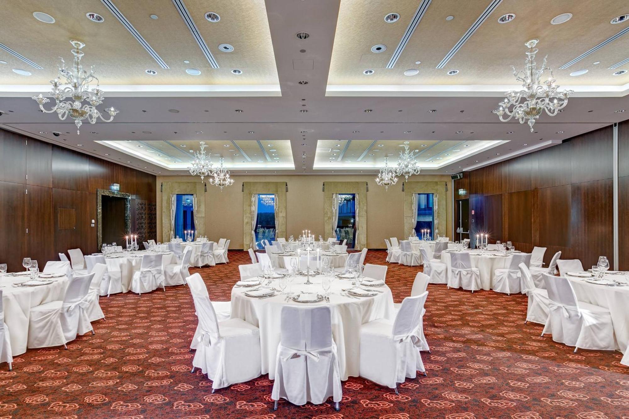 Grand Hotel River Park, A Luxury Collection Hotel, Bratislava Ngoại thất bức ảnh The ballroom
